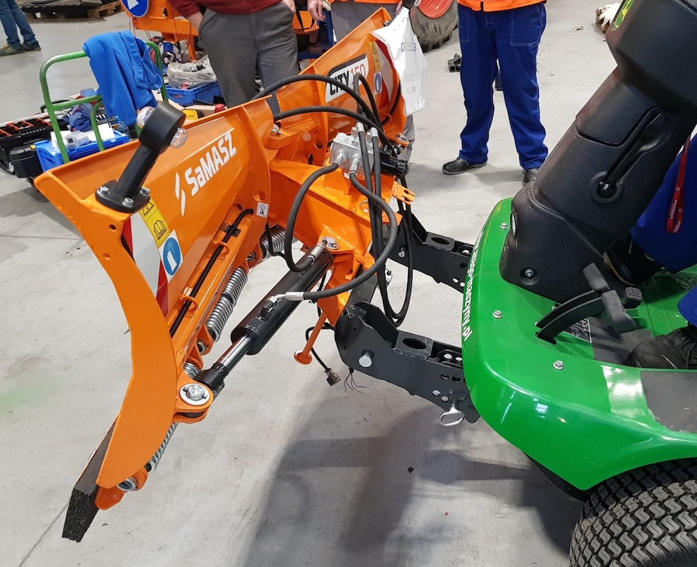 Deere mounting system