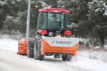 Sahara Grit Spreader at Work