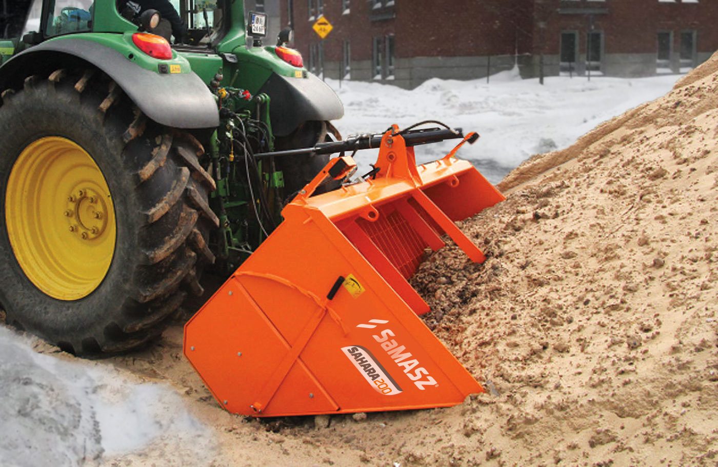 Self-Loading Grit Spreader